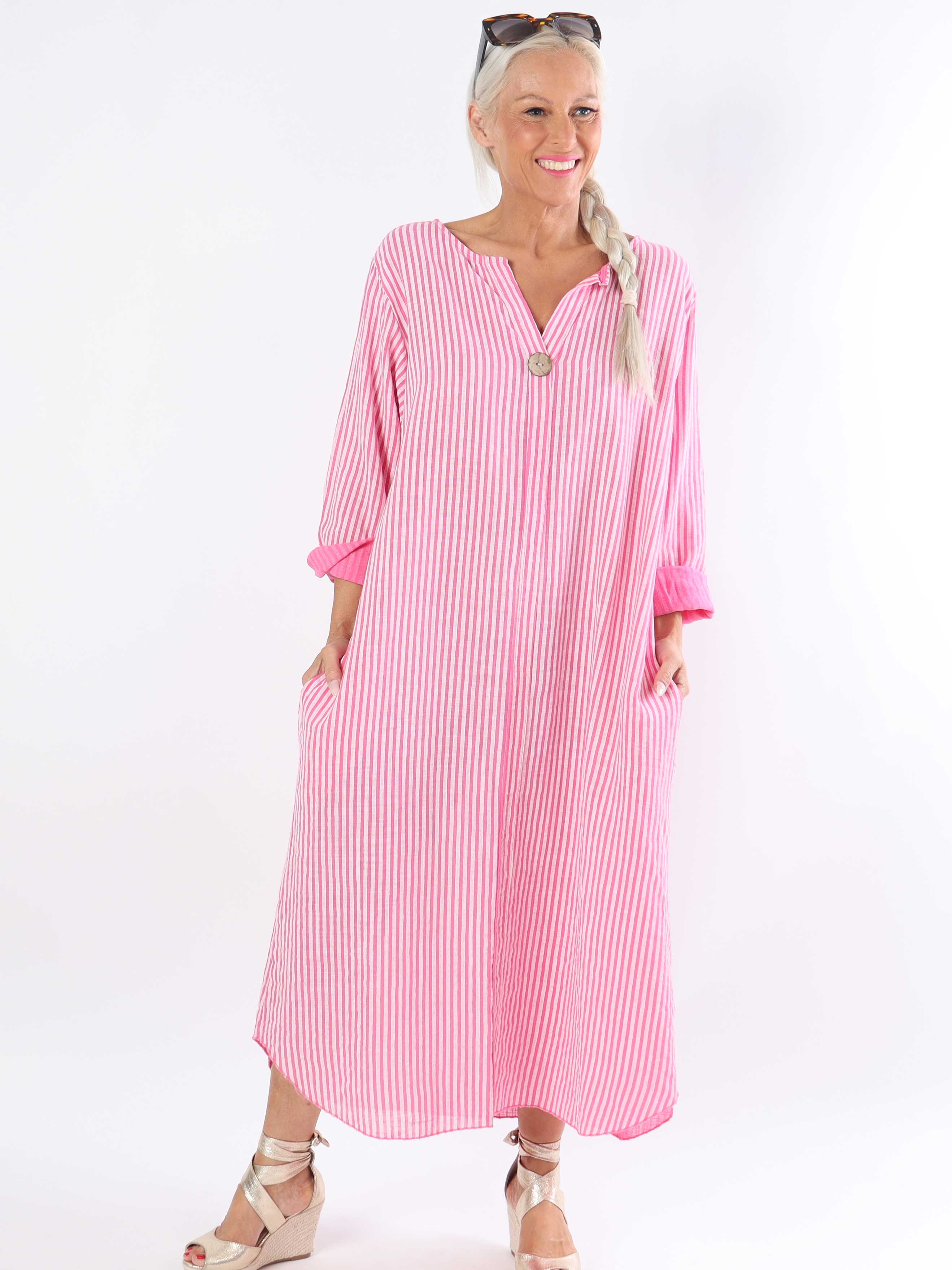 Arizona Stripe - Lång bomullsklänning i plus size i linne-liknande tyg